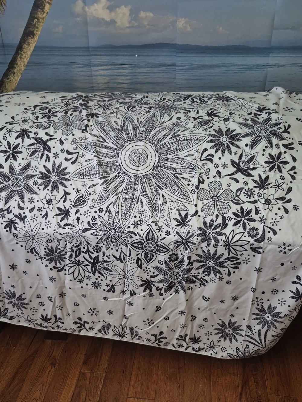 Black & White Floral Medallion Tablecloth - Home Dining